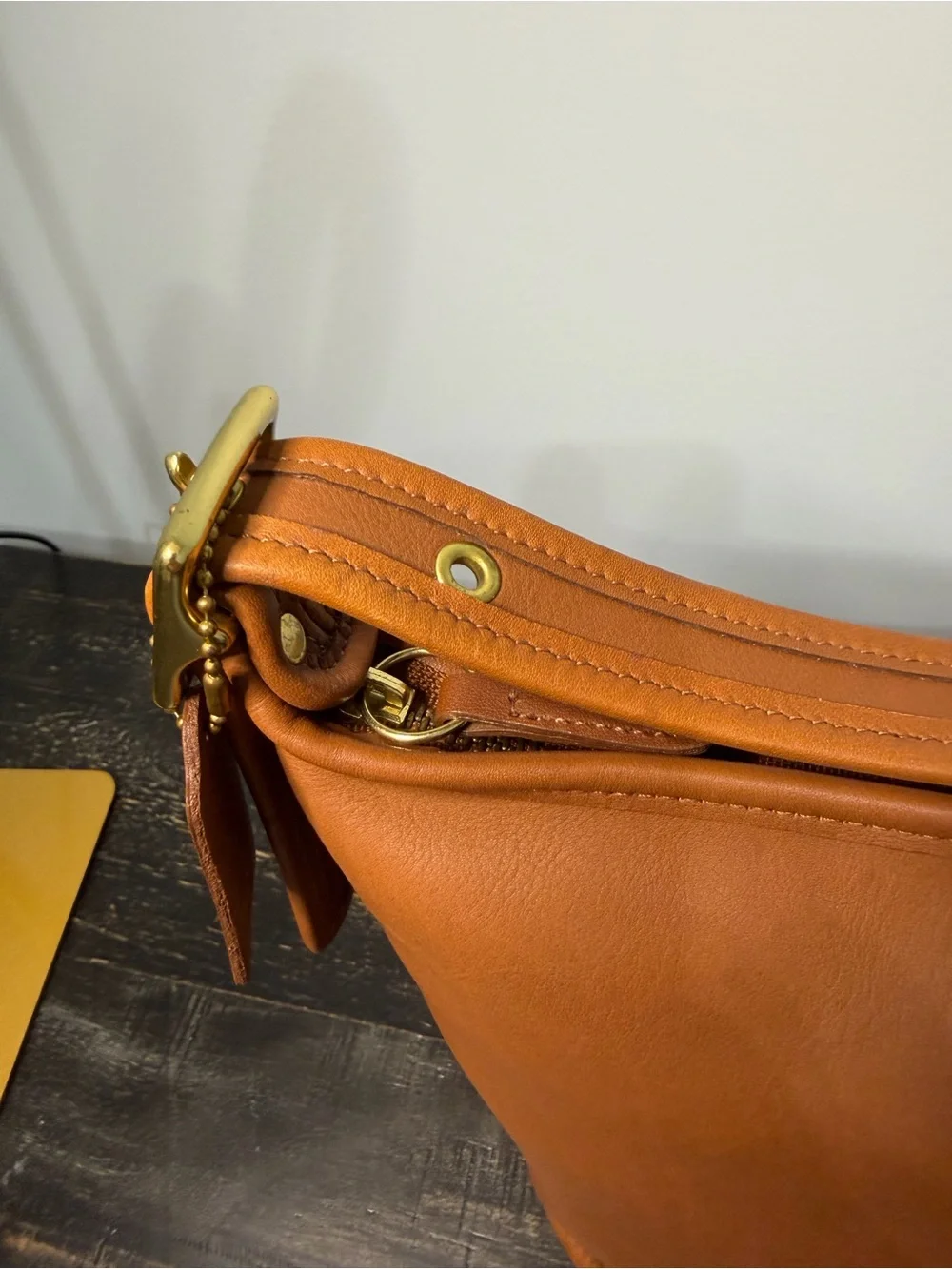 NWT Vtg Coach Maggie Duffle  9019 Bucket Bag in British Tan Glove Tanned Leather